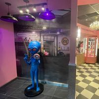 Outside the exit  #Veganuary at DEN - Voodoo Doughnut - Concourse B in Denver