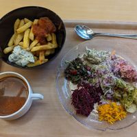 Diese riesige Falafel haha 🤣💚 at Cassius Garten in Bonn