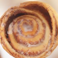 Roll de canyella at La Moderneta in Girona