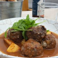 Albóndigas veganas con una salsa increíble. Deliciosas at El Curry Verde in Hondarribia
