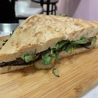 Focaccia of eggplant and other vegetables #Veganuary at Mundo Vegan in Barcelona