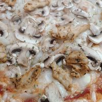 Pizza heura at Mundo Vegan in Barcelona