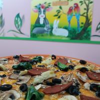Pizza at Mundo Vegan in Barcelona