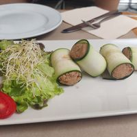 Stuffed zucchini rolls at Mundo Vegan in Barcelona