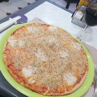 Pizza at Mundo Vegan in Barcelona