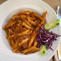 Pasta con salsa de boloñesa y lentejas at Mundo Vegan in Barcelona