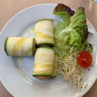 Rollitos de calabacín con tofu ahumado at Mundo Vegan in Barcelona