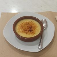 Crema Catalana Vegana (Buenísima) at Mundo Vegan in Barcelona