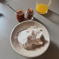 Oat drink bowl at Lulat in Valencia