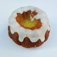 Lemon cake at Ding Ding Bbang - 딩딩빵 in Seoul