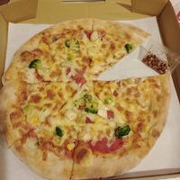 Vegetable pizza, came with sachet of chilli flakes at Mars Pizza in Sun Moon Lake