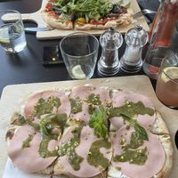 Vegane Pistacchio und Mortadella Pinsa und Pinsa Verdure   at Pinsano in Nuremberg