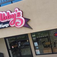 Entrance in mini mall area of Vixx at Aunt Abby's Confections in Scottsdale