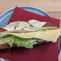 Belegte Laugenstange mit veganem Käse at DenkMahl Rösterei in Poessneck