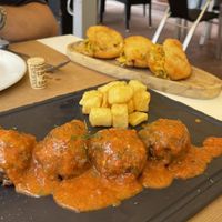 Albondigas veganas  at Agora  in Llanes