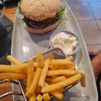 Vegan burger at Deins & Meins in Zell Am See