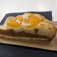 Aprikosentorte at Del.Corazón in Jena