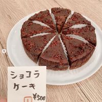 vegan chocolate cake at PetitBaril in Otaru
