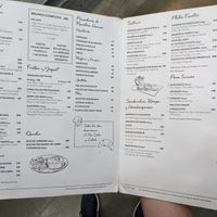 Small v for 100% vegano (bottom left) at MEX - Le Pain Quotidien - T1 in Mexico City