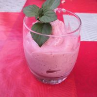 Vegan strawberry ice-cream at In Motion in Bertree