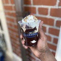 Sundae #Veganuary at Disneyland - Ghirardelli in Anaheim