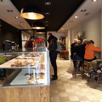 Interior at VegAmazing Doughnuts - Tirso de Molina in Madrid