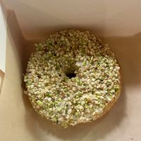 Pistacho y almendra  at VegAmazing Doughnuts - Tirso de Molina in Madrid
