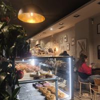 Hermoso ambiente at VegAmazing Doughnuts - Tirso de Molina in Madrid