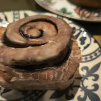 Rollo de canela at VegAmazing Doughnuts - Tirso de Molina in Madrid