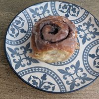 Rollito de canela at VegAmazing Doughnuts - Tirso de Molina in Madrid