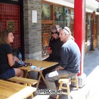 Outdoor dining at Yi Ran Tang Vegetarian Buffet in Dali