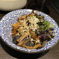 Side dish „KNOBLAUCH HONIG PILZE"  at Okto Dining in Klagenfurt