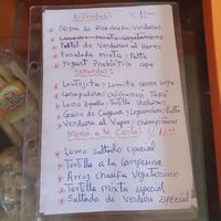 Algunas cosas pueden tener huevo, pero muchas son veganas, es mejor preguntar, nosotros pedimos sin derivados at Restaurante Vegetariano Naturaleza y Salud in Lima