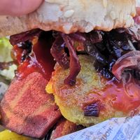 Mix burger at Míleljos Vegan in Alicante