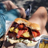 Burger with bacon and nuggets at Míleljos Vegan in Alicante