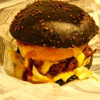 Black in Vlack at Míleljos Vegan in Alicante