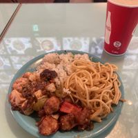 Especially fried rice is great! My Japanese friend didn’t like the food that much tho haha   at Oscar in Tokyo