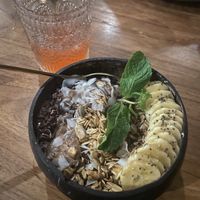 Extremly frozen Smoothie bowl, pay attention if they give you smoothie with hair  at Mana Retreat in 