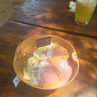 Frutos Rojos + Mantequilla de Maní + Platano at YAAB Vegan Kitchen in Puerto Escondido