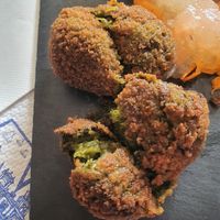 croquetas vegetales, papas con el mejor mojo verde del norte 
y crema del día de verduras y natural. Todo muy rico. at Los Castillos in Tenerife