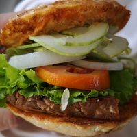 Smokey Tempeh Bagel - take out lunch at Ver De in El Nido