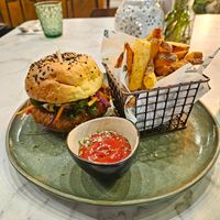 Buff' burger at Ver De in El Nido