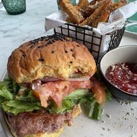 BEYOND MEAT burgers 🍔 are here!!  at Ver De in El Nido