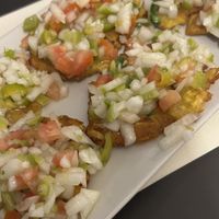 Tostón con pico de gallo.  at Restaurante Gaiborts in Terrassa