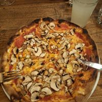 Pizza vegan funghi at Pizza Bertoldi - Jakubská in Prague