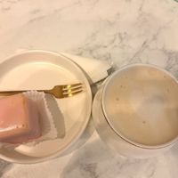 Punch cake and oat chai latte at Boutique Café Annabelle in Vienna