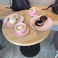 Donuts und heiße Schokolade at Brammibal's Donuts - Schanzenviertel in Hamburg