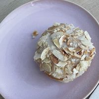 Bienenstich-Donut (Kostprobe, vegane kulinarische Schnitzeljagd)  at Brammibal's Donuts - Schanzenviertel in Hamburg