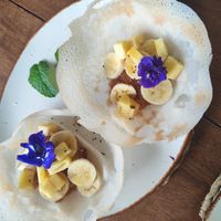 vegan sweet hoppers (you get a third hopper but it came on a different plate) at Hey Mama in Mirissa