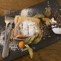 Apfelstrudel mit Vanilleeis 🍎🍦  at The Keep Garden Kitchen in Salzburg